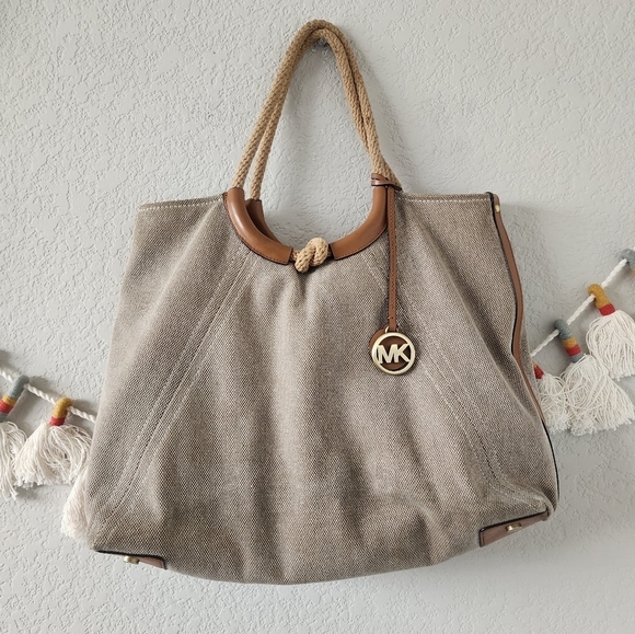 Michael Kors Isla Ring Brown Canvas Shoulder Tote Bag Large Boho Vacay Travel - Picture 1 of 15